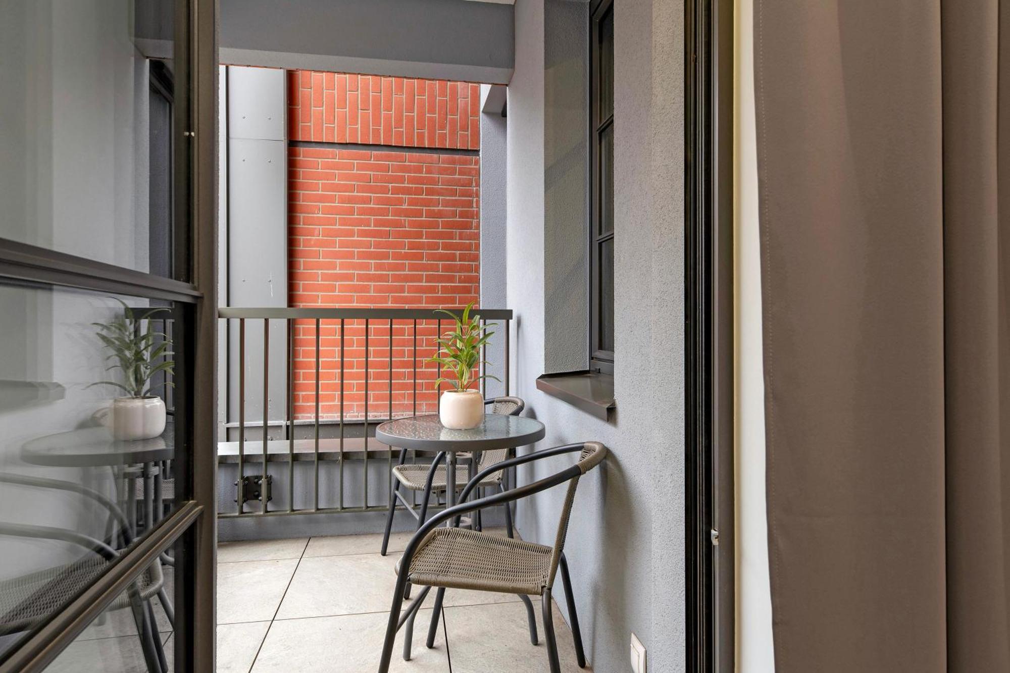 Doki Living & Foodhall By Downtown Apartments Gdansk Oda fotoğraf